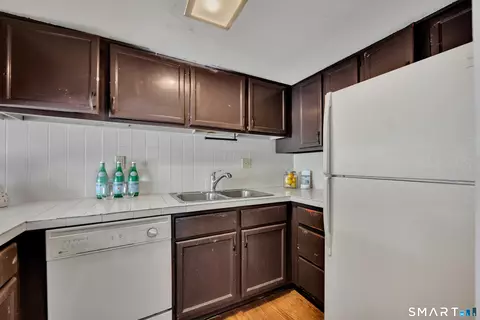 Kitchen - 185 Spring St #185, Wethersfield, CT 06109 photo 3 of 3