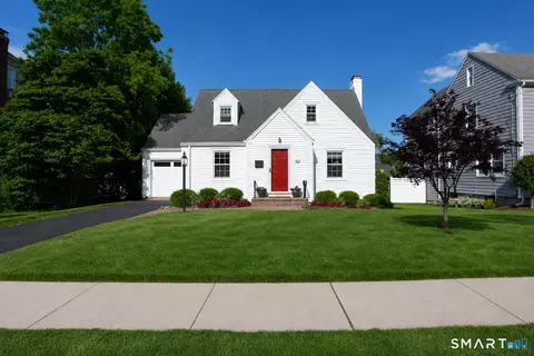 52 Clifton Ave, West Hartford, CT 06107