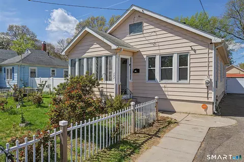 172 Sisson St, East Hartford, CT 06118