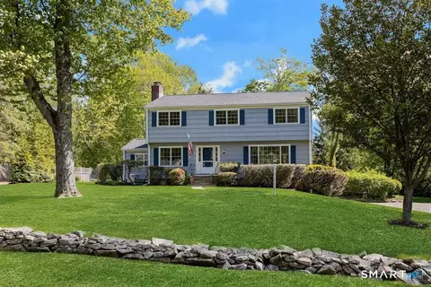 1090 Galloping Hill Rd, Fairfield, CT 06824