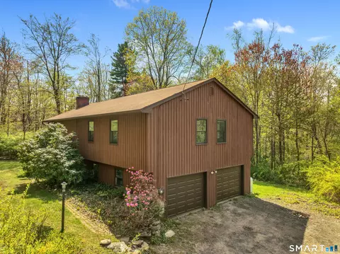 101 Case St, Granby, CT 06090