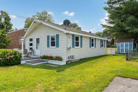 15 Washington Ave, Old Lyme, CT 06371