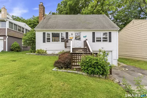 48 Cribbins Ave, Shelton, CT 06484