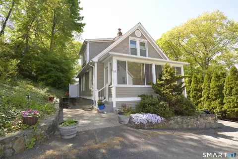 16 Mount Pleasant St, Shelton, CT 06484