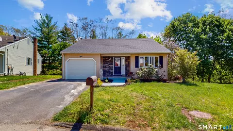 19 Sunny Brook Dr, Newington, CT 06111