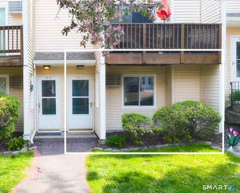 8 Rose Ln #24-11, Danbury, CT 06811