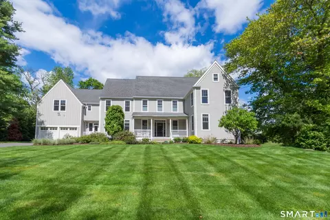 126 Homefair Dr, Fairfield, CT 06825