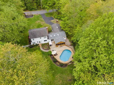 View/Area - 3 Cherokee Dr, Brookfield, CT 06804 photo 2 of 2