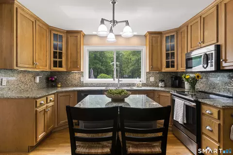 Kitchen - 3 Cherokee Dr, Brookfield, CT 06804 photo 2 of 4