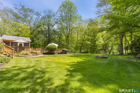 Exterior - 3 Cherokee Dr, Brookfield, CT 06804 photo 7 of 11