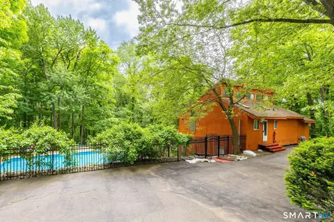 75 Madley Rd, Lebanon, CT 06249