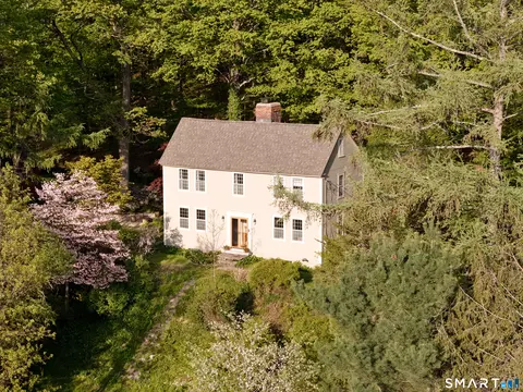 4 Cemetery Rd, Canton, CT 06019