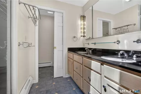 Bath - 482 Luba Dr, Orange, CT 06477 photo 2 of 3