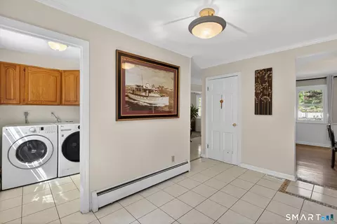 Entry Way - 482 Luba Dr, Orange, CT 06477 photo 2 of 3