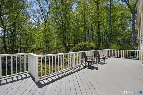 Exterior - 482 Luba Dr, Orange, CT 06477 photo 2 of 4