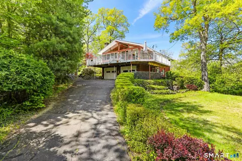 4 Alan Rd, Danbury, CT 06810