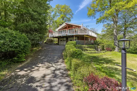 4 Alan Rd, Danbury, CT 06810