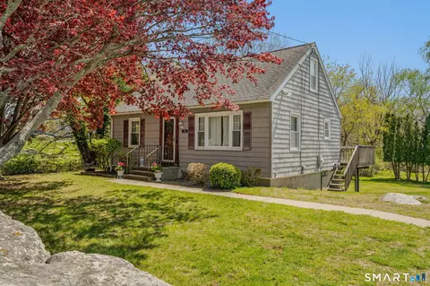 132 Niles Hill Rd, Waterford, CT 06385