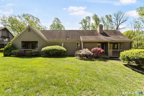 315 Navajo Ln #A, Stratford, CT 06614