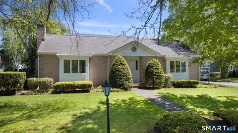 201 Jamestown Rd #201, Stratford, CT 06614