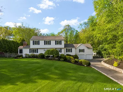 29 Alpine Rd, Monroe, CT 06468