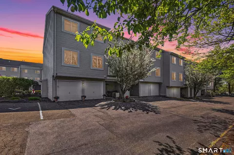 51 Staffordshire Common Dr #51, Wallingford, CT 06492
