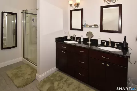 Bath - 30 Michael Ln, Suffield, CT 06078 photo 3 of 4