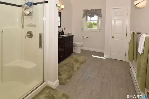 Bath - 30 Michael Ln, Suffield, CT 06078 photo 2 of 4