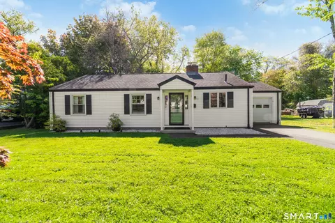 9 Fisk Dr, Newington, CT 06111