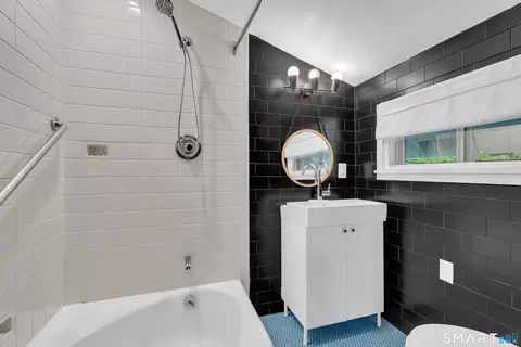 Bath - 841 Prospect St, Hamden, CT 06517 photo 3 of 3