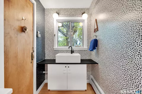 Bath - 841 Prospect St, Hamden, CT 06517 photo 1 of 3