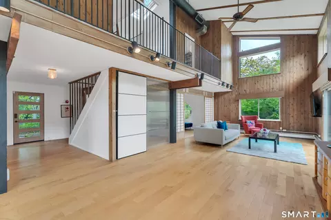 Entry Way - 841 Prospect St, Hamden, CT 06517 photo 1 of 1