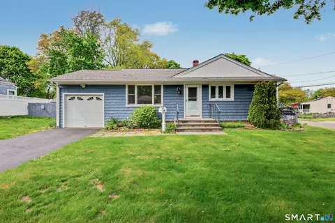 48 Dale Dr, Milford, CT 06461