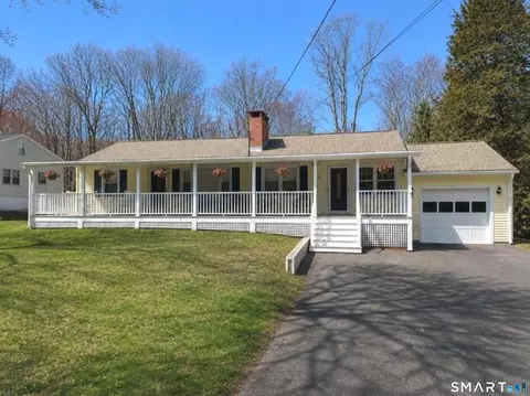 65 Flat Iron Rd, Guilford, CT 06437
