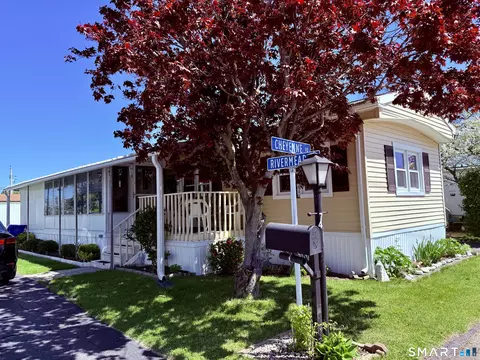 74 Cheyenne Rd, East Hartford, CT 06118
