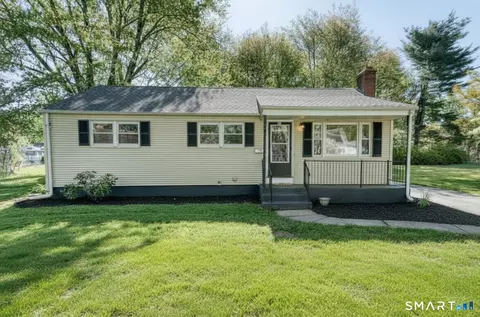 14 Emerson St, Bloomfield, CT 06002