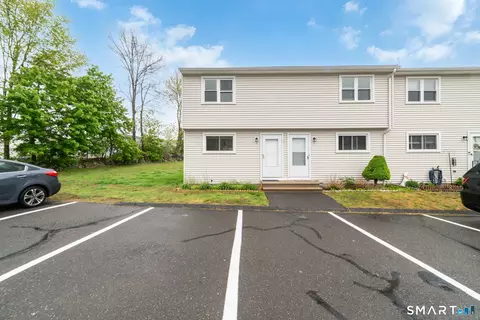 1081 New Haven Rd #11A, Naugatuck, CT 06770