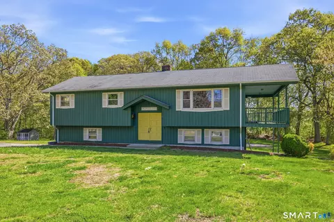 16 Julian Dr, Preston, CT 06365
