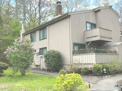 84 Mohawk Trl #84, Guilford, CT 06437