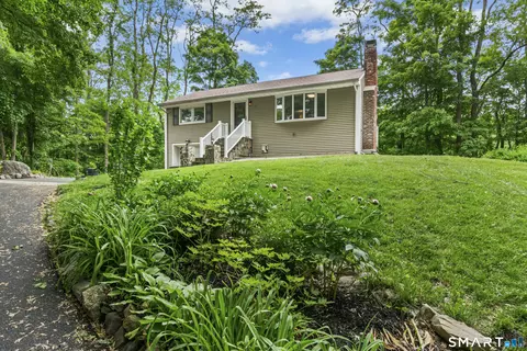 12 Rainbow Dr, Ridgefield, CT 06877