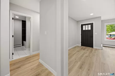 Entry Way - 35 Lilly St, Waterbury, CT 06708 photo 3 of 3
