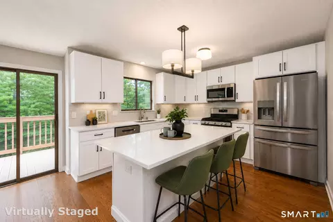 23 Sherman Ln #23, Hamden, CT 06514