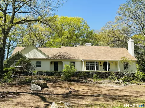 206 Peddlers Rd, Guilford, CT 06437