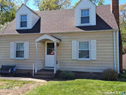212 Dorrance St, Hamden, CT 06518