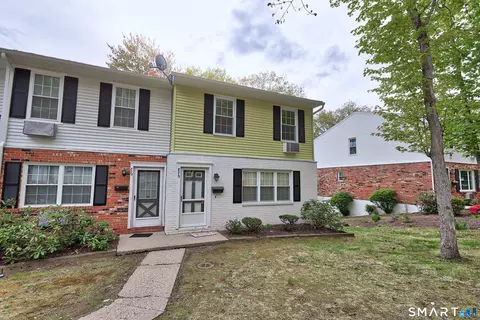 75 Hunter Ct #E75, Torrington, CT 06790