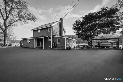 3 Roosevelt Dr, Seymour, CT 06483