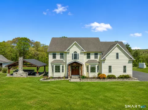 94 Cooks Ln, Guilford, CT 06437