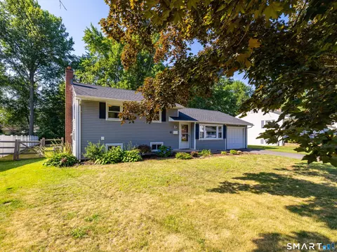 63 Westpoint Ter, West Hartford, CT 06107