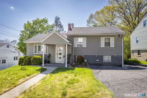 42 Coppola Ter, Derby, CT 06418