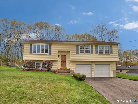 39 Marita Dr, Waterbury, CT 06705